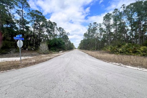Commercial property in Lehigh Acres, Florida № 2402323 - photo 2