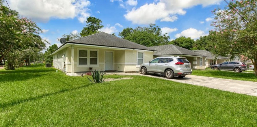 House in Jacksonville, Florida 9 bedrooms, 149.94 sq.m. № 770320