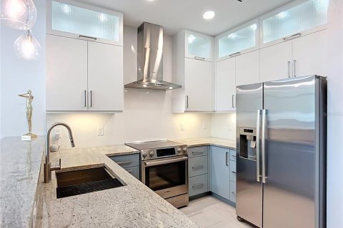 Townhouse in Sarasota, Florida 2 bedrooms, 144 sq.m. № 1628192 - photo 21