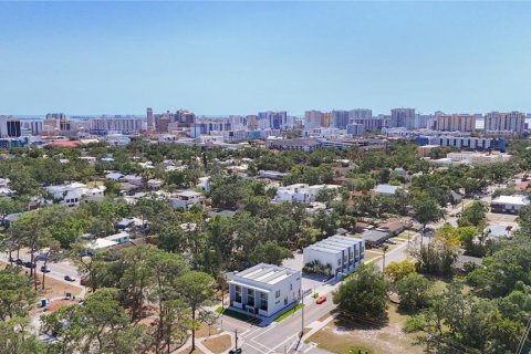 Townhouse in Sarasota, Florida 2 bedrooms, 144 sq.m. № 1628192 - photo 6
