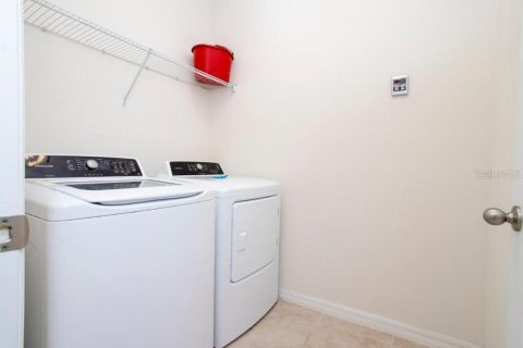 Casa en venta en Davenport, Florida, 5 dormitorios, 258.64 m2 № 1592087 - foto 26