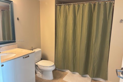 Condominio en alquiler en Miami, Florida, 2 dormitorios, 106.28 m2 № 1921758 - foto 15