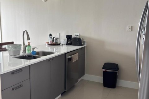 Condominio en alquiler en Miami, Florida, 2 dormitorios, 106.28 m2 № 1921758 - foto 8