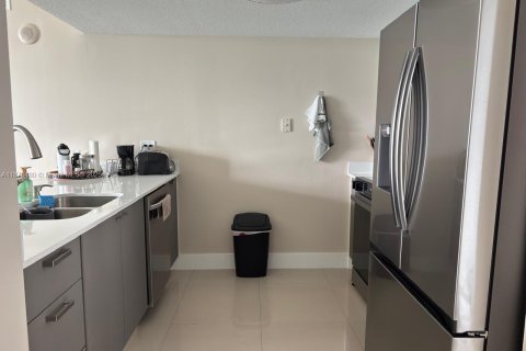 Condominio en alquiler en Miami, Florida, 2 dormitorios, 106.28 m2 № 1921758 - foto 6