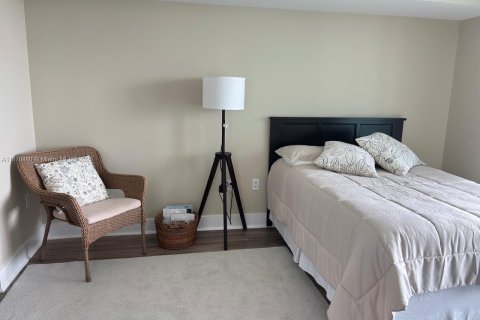 Condominio en alquiler en Miami, Florida, 2 dormitorios, 106.28 m2 № 1921758 - foto 14