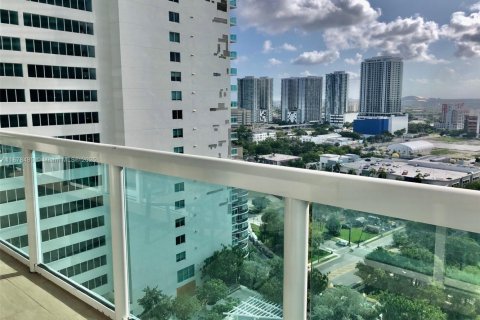 Condominio en alquiler en Miami, Florida, 2 dormitorios, 106.28 m2 № 1921758 - foto 24