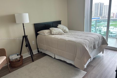 Condominio en alquiler en Miami, Florida, 2 dormitorios, 106.28 m2 № 1921758 - foto 13