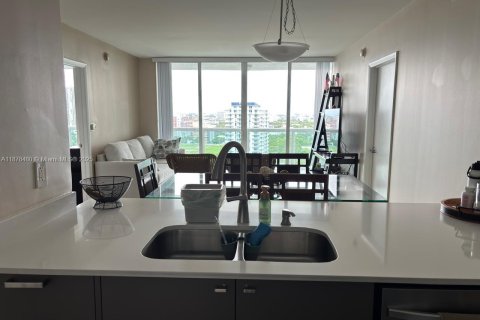 Condominio en alquiler en Miami, Florida, 2 dormitorios, 106.28 m2 № 1921758 - foto 4