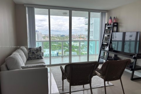 Condominio en alquiler en Miami, Florida, 2 dormitorios, 106.28 m2 № 1921758 - foto 2