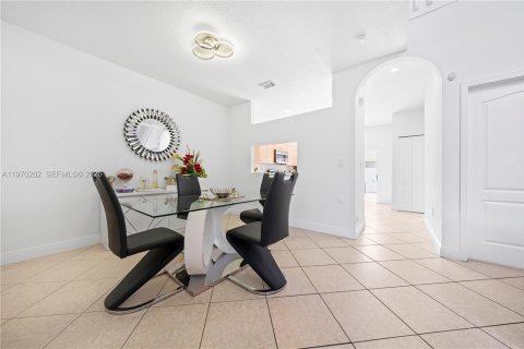 Купить таунхаус в Мирамар, Флорида 3 спальни, 121.14м2, № 2031430 - фото 7