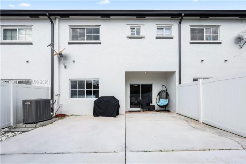 Купить таунхаус в Мирамар, Флорида 3 спальни, 121.14м2, № 2031430 - фото 27