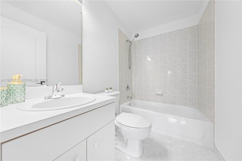 Купить таунхаус в Мирамар, Флорида 3 спальни, 121.14м2, № 2031430 - фото 25