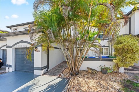 Купить таунхаус в Мирамар, Флорида 3 спальни, 121.14м2, № 2031430 - фото 2