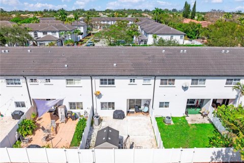 Купить таунхаус в Мирамар, Флорида 3 спальни, 121.14м2, № 2031430 - фото 29