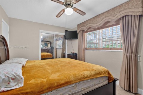 Villa ou maison à vendre à Miami, Floride: 3 chambres, 179.58 m2 № 2377085 - photo 12