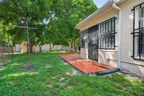 Villa ou maison à vendre à Miami, Floride: 3 chambres, 179.58 m2 № 2377085 - photo 20