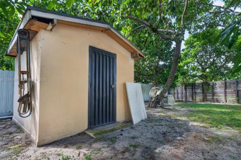 Villa ou maison à vendre à Miami, Floride: 3 chambres, 179.58 m2 № 2377085 - photo 22