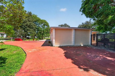Villa ou maison à vendre à Miami, Floride: 3 chambres, 179.58 m2 № 2377085 - photo 24