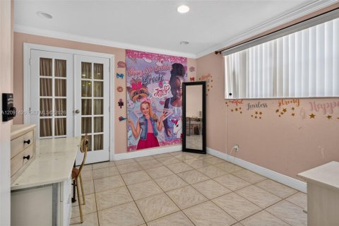 Villa ou maison à vendre à Miami, Floride: 3 chambres, 179.58 m2 № 2377085 - photo 16