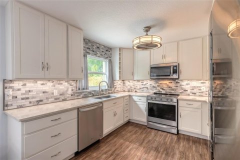 House in Port Orange, Florida 3 bedrooms, 158.31 sq.m. № 2396427 - photo 7