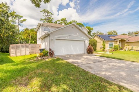 House in Port Orange, Florida 3 bedrooms, 158.31 sq.m. № 2396427 - photo 2