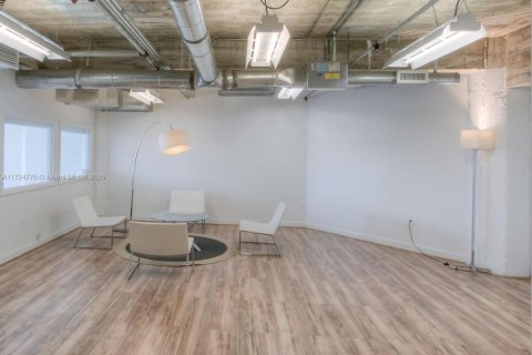 Propiedad comercial en venta en Miami Beach, Florida № 1705098 - foto 4