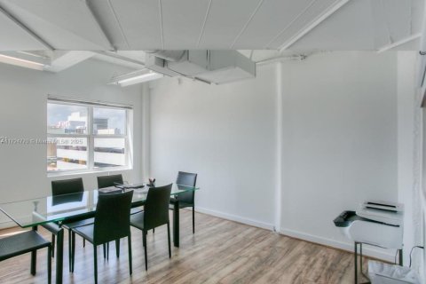 Propiedad comercial en venta en Miami Beach, Florida № 1705098 - foto 6