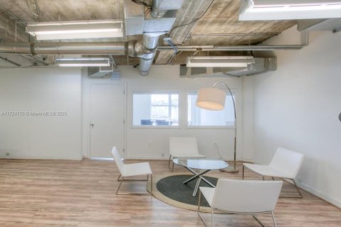 Propiedad comercial en venta en Miami Beach, Florida № 1705098 - foto 2