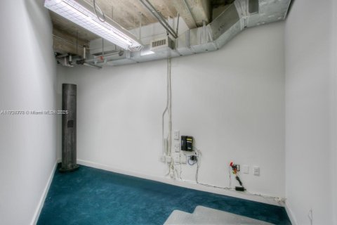 Propiedad comercial en venta en Miami Beach, Florida № 1705098 - foto 8