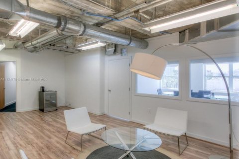 Propiedad comercial en venta en Miami Beach, Florida № 1705098 - foto 3