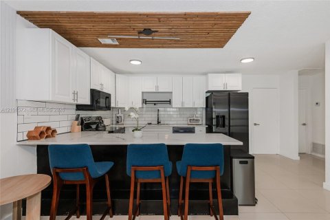 Villa ou maison à louer à Fort Lauderdale, Floride: 2 chambres, 95.97 m2 № 2403999 - photo 5