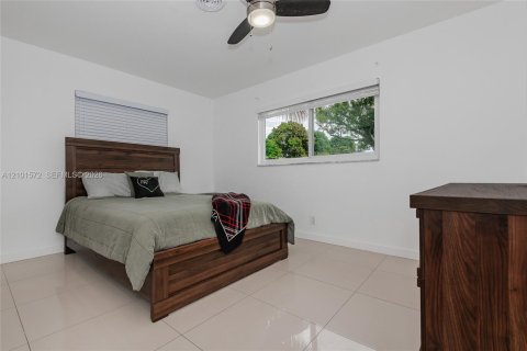 Villa ou maison à louer à Fort Lauderdale, Floride: 2 chambres, 95.97 m2 № 2403999 - photo 11