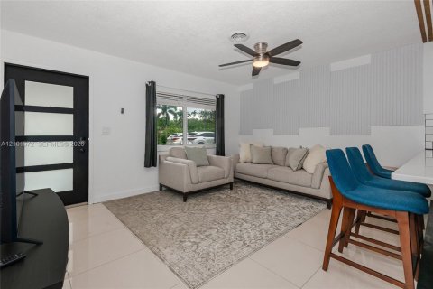 Villa ou maison à louer à Fort Lauderdale, Floride: 2 chambres, 95.97 m2 № 2403999 - photo 8