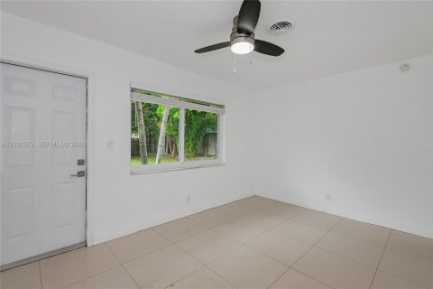Villa ou maison à louer à Fort Lauderdale, Floride: 2 chambres, 95.97 m2 № 2403999 - photo 13