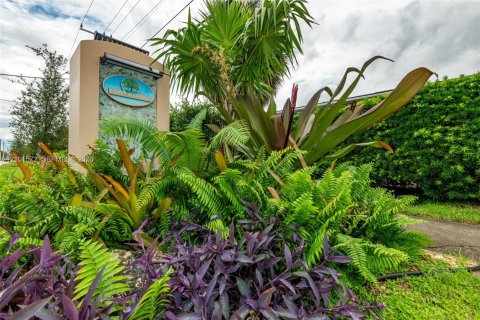 Villa ou maison à louer à Fort Lauderdale, Floride: 2 chambres, 95.97 m2 № 2403999 - photo 18