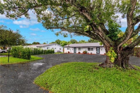 Villa ou maison à louer à Fort Lauderdale, Floride: 2 chambres, 95.97 m2 № 2403999 - photo 17