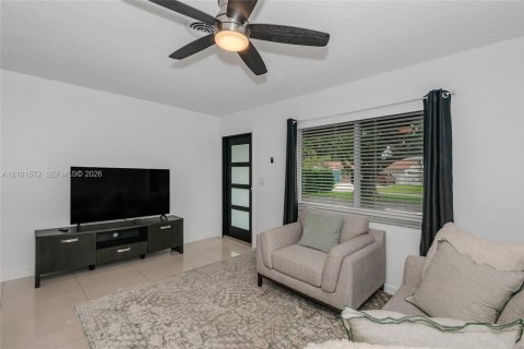 Villa ou maison à louer à Fort Lauderdale, Floride: 2 chambres, 95.97 m2 № 2403999 - photo 6