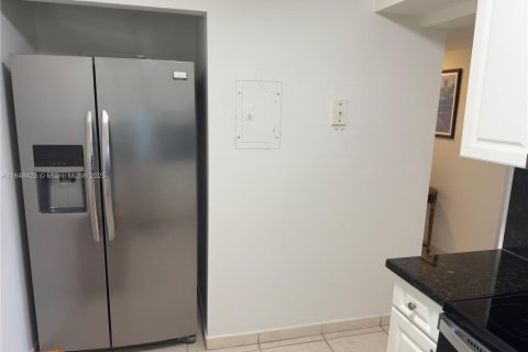 Condominio en alquiler en Miami, Florida, 1 dormitorio, 66.43 m2 № 1889180 - foto 11
