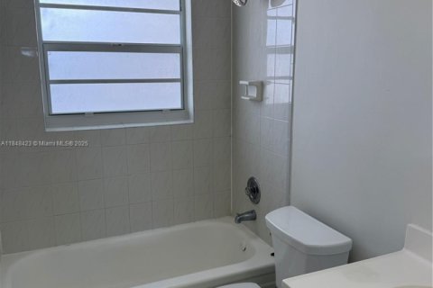 Condominio en alquiler en Miami, Florida, 1 dormitorio, 66.43 m2 № 1889180 - foto 16