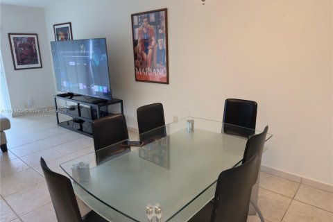 Condominio en alquiler en Miami, Florida, 1 dormitorio, 66.43 m2 № 1889180 - foto 6