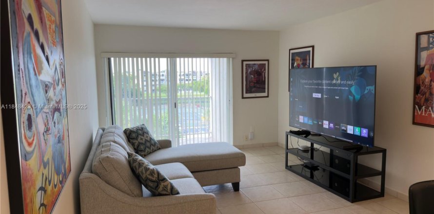 Condominio en Miami, Florida, 1 dormitorio № 1889180
