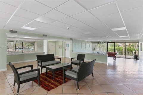 Condominio en alquiler en Miami, Florida, 1 dormitorio, 66.43 m2 № 1889180 - foto 19