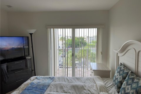 Condominio en alquiler en Miami, Florida, 1 dormitorio, 66.43 m2 № 1889180 - foto 13