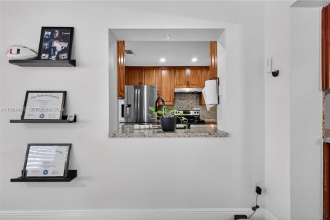 Villa ou maison à vendre à Tamarac, Floride: 4 chambres, 214.05 m2 № 2027234 - photo 11