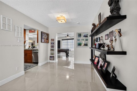 Villa ou maison à vendre à Tamarac, Floride: 4 chambres, 214.05 m2 № 2027234 - photo 15