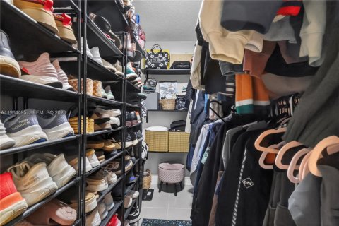 Villa ou maison à vendre à Tamarac, Floride: 4 chambres, 214.05 m2 № 2027234 - photo 29