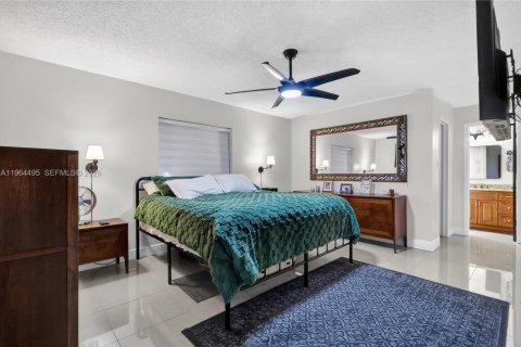 Villa ou maison à vendre à Tamarac, Floride: 4 chambres, 214.05 m2 № 2027234 - photo 28