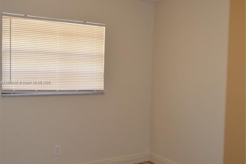 Купить коммерческую недвижимость в Форт-Лодердейл, Флорида 237.27м2, № 1973705 - фото 15