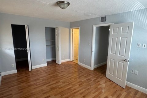 Купить коммерческую недвижимость в Форт-Лодердейл, Флорида 237.27м2, № 1973705 - фото 20