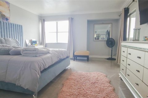 Condo in Lauderhill, Florida, 2 bedrooms № 2016112 - photo 24